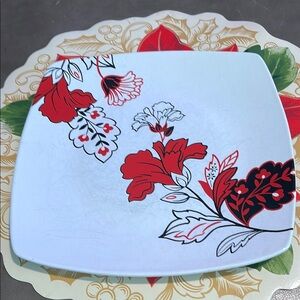 Floral Square Plate - Red and Black Design